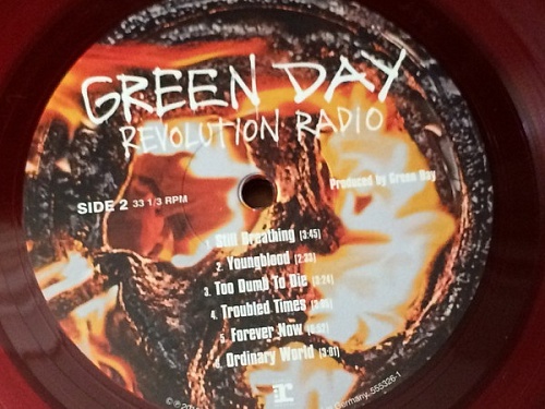 картинка Пластинка виниловая Green Day - Revolution Radio (LP) магазин являющийся официальным дистрибьютором в России